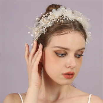 Изысканная свадебная повязка на голову Цветочный головной убор для свадебной вечеринки Декор волос Продемонстрируйте свое очарование с помощью этого аксессуара ручной работы