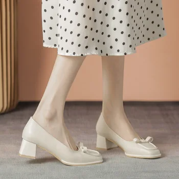 2023 Блочные каблуки для женщин Туфли-лодочки с неглубоким ртом Квадратный носок Удобная обувь на высоком каблуке Шнуровка Скольжение на сладких сандалиях Дамы Мар