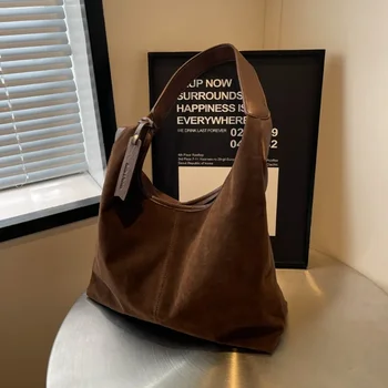 2023 Новая сумка большой емкости для одной комнаты для женщин с кожей оленя Бархат Ретро Ниша Commuter Универсальная сумка-ведро для женщин
